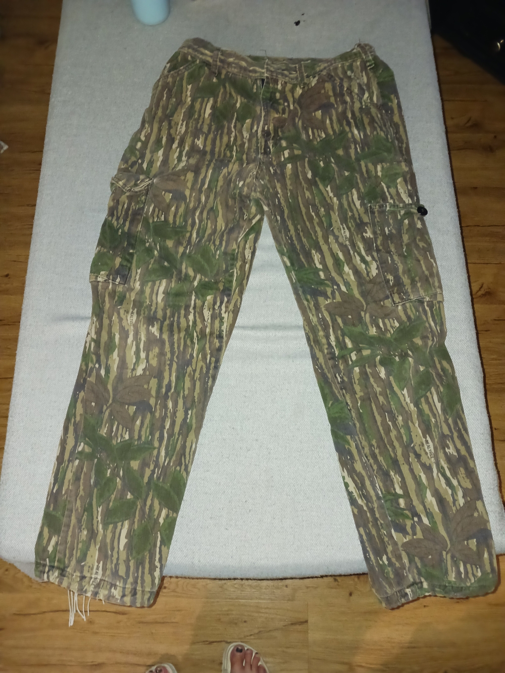 Mossy Oak Break-Up Camo Cargo Pants in Green & Brown Size Medium